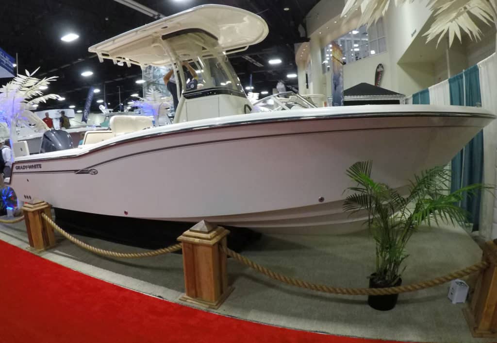 Mid-sized center consoles at the 2016 Fort Lauderdale Boat Show