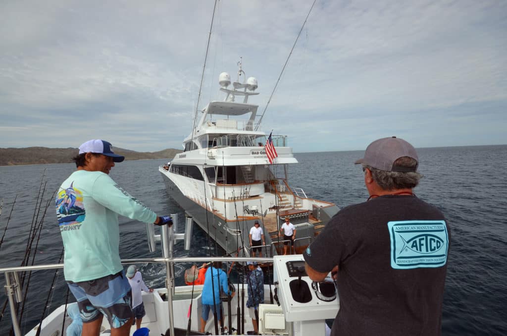 Bait boat replenishing live mackerel