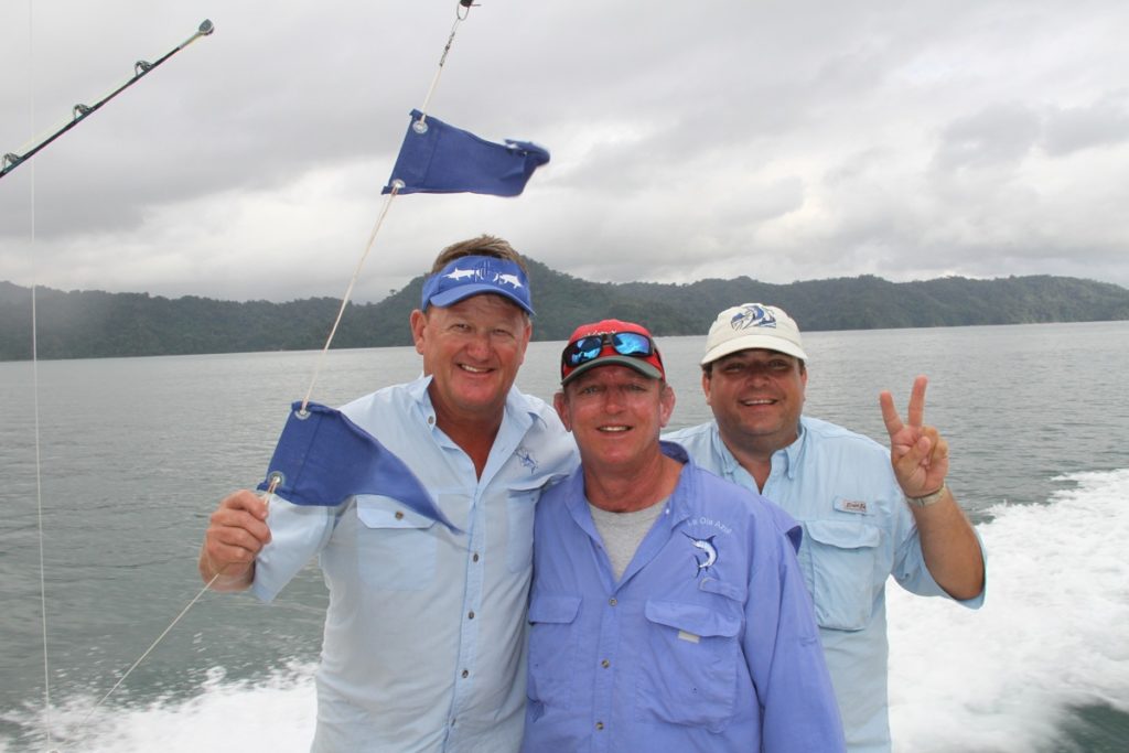 10 cayman is team members, guy harvey, john crimmins, sebastien guilbard, tropic star torneo 29-1 1113 779.jpg