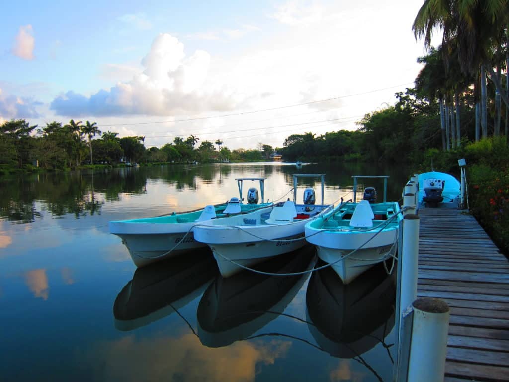 10_01belizeriverlodge-skiffs.jpg