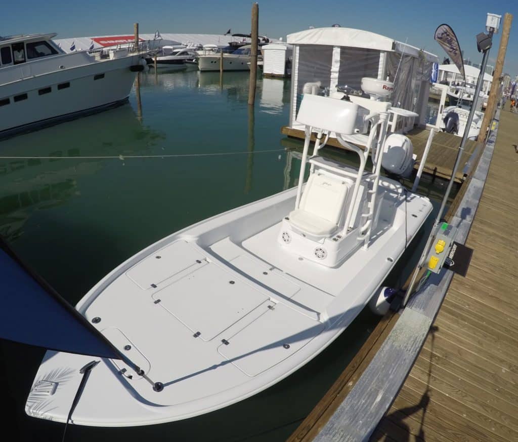 YELLOWFIN 24 CARBON ELITE (with optional T-tower/second-station option)