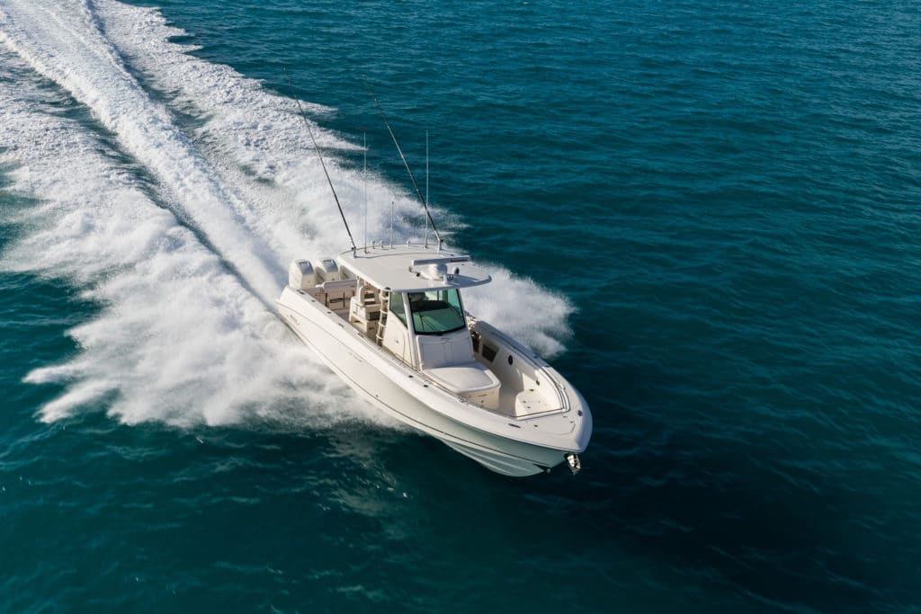 Boston Whaler 350 Outrage offshore fishing boat