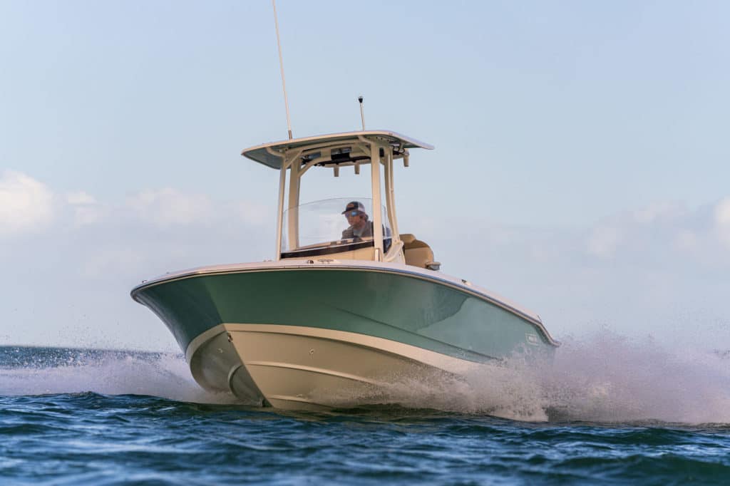 Boston Whaler 250 Dauntless offshore