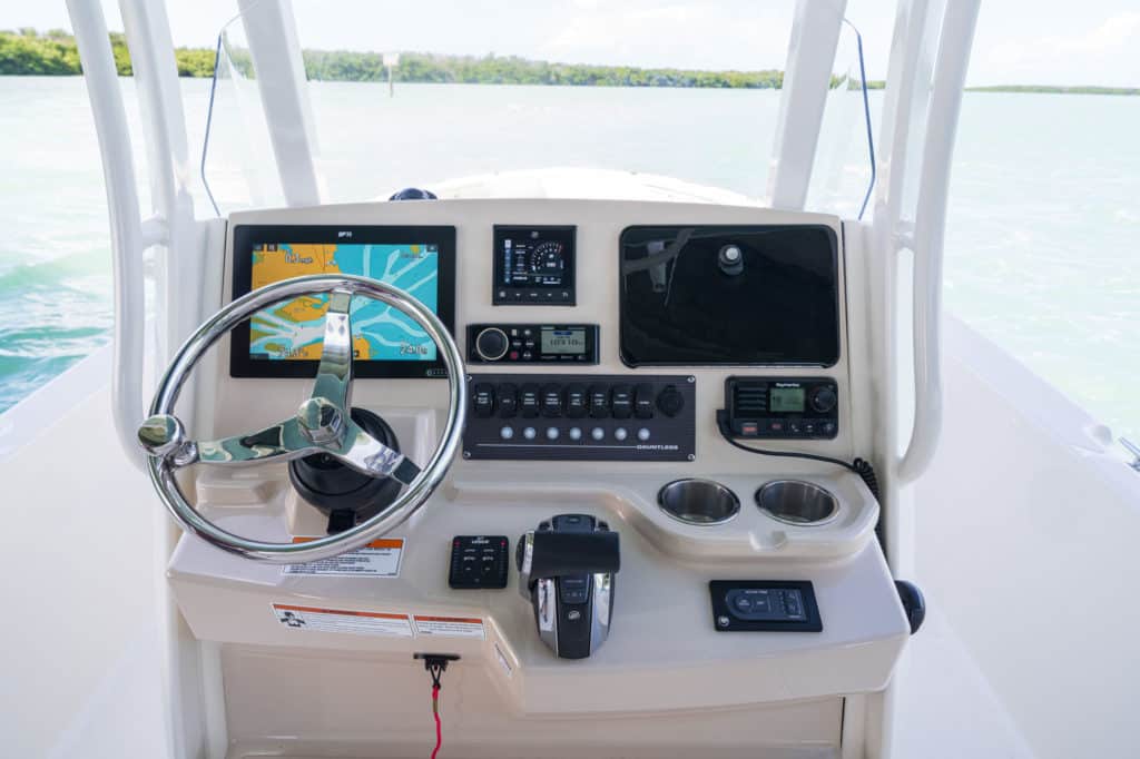 Boston Whaler 250 Dauntless helm electronics