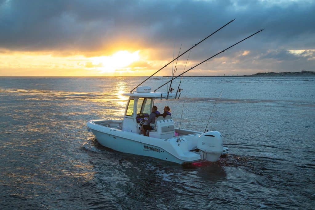 Everglades 235 CC running at daybreak