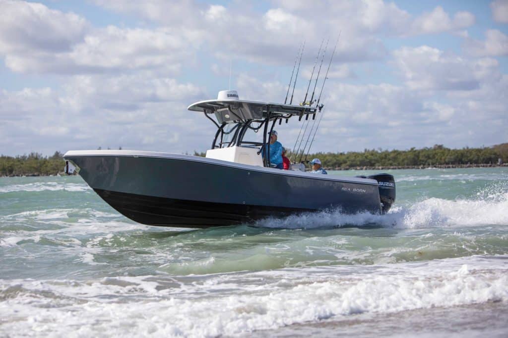 Sea Born LX26 CC running through the inlet