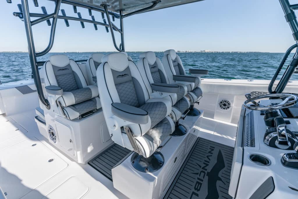 Invincible 46 Cat helm seating