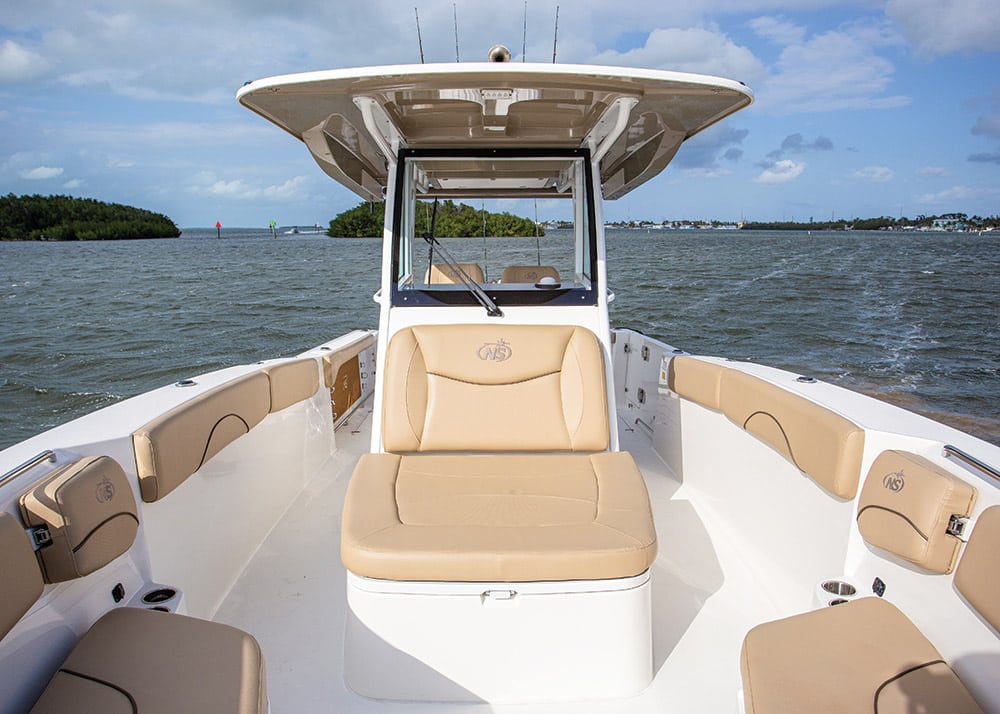 NauticStar 32XS console