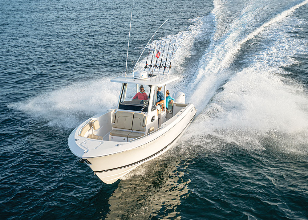 Pursuit deep-V hull boat