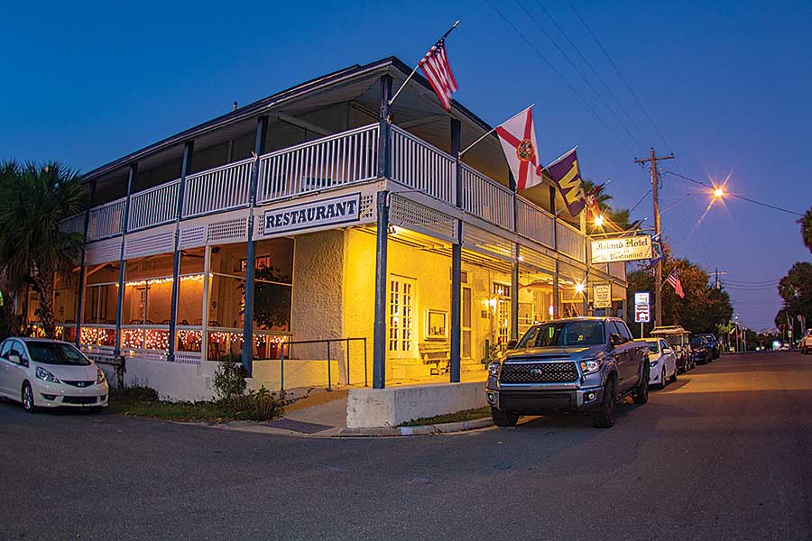 Hotel and restaurant in Cedar Key