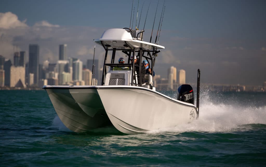 27-foot Cayo Cat running across the bay