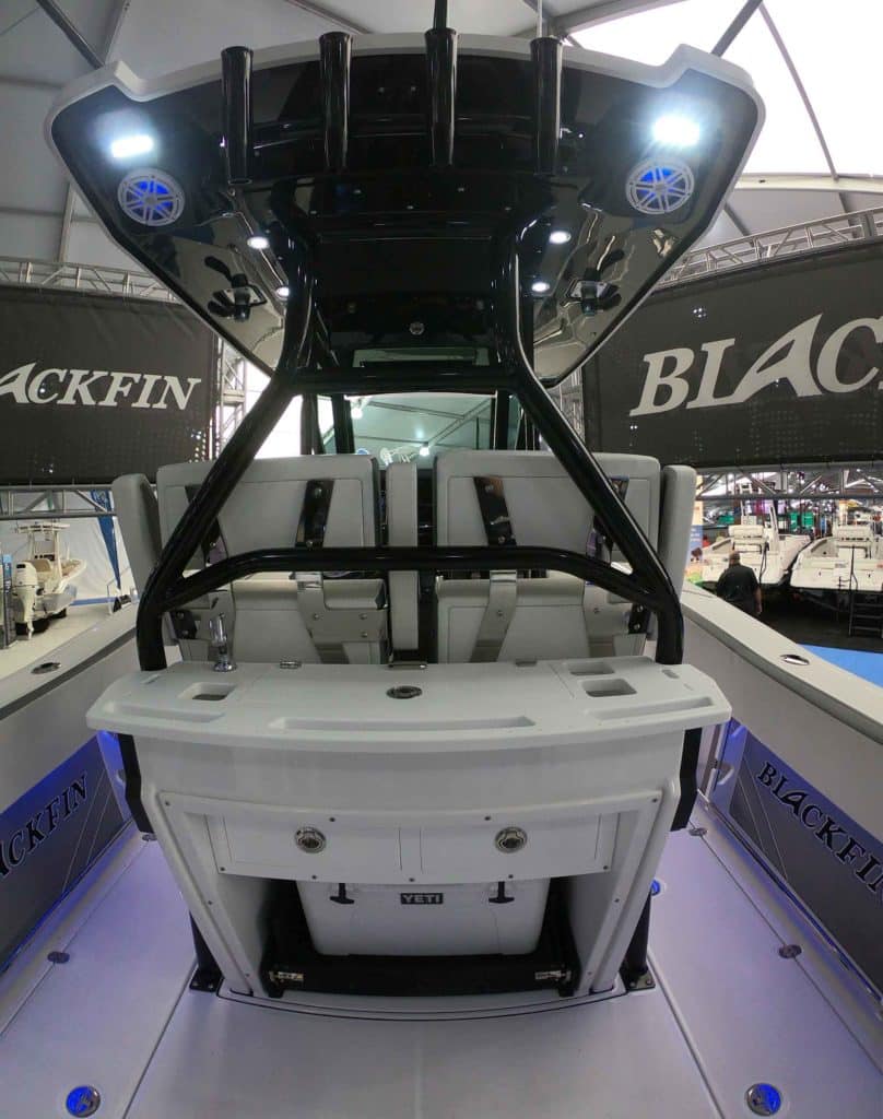 Blackfin 272 Center Console