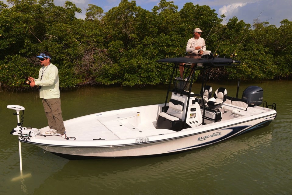 BlueWave 2400 Pure Bay inshore center-console fishing boat