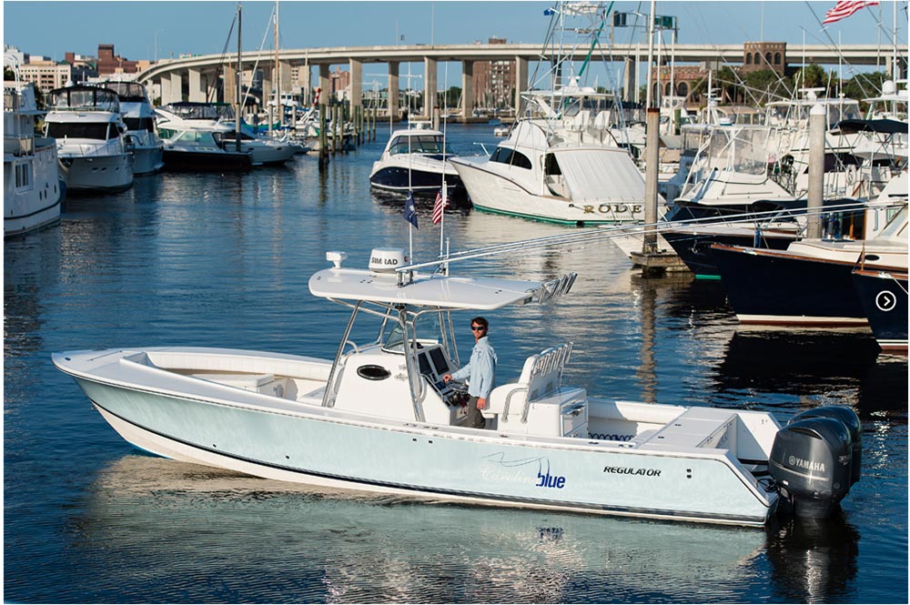 32 Regulator center console fishing boat