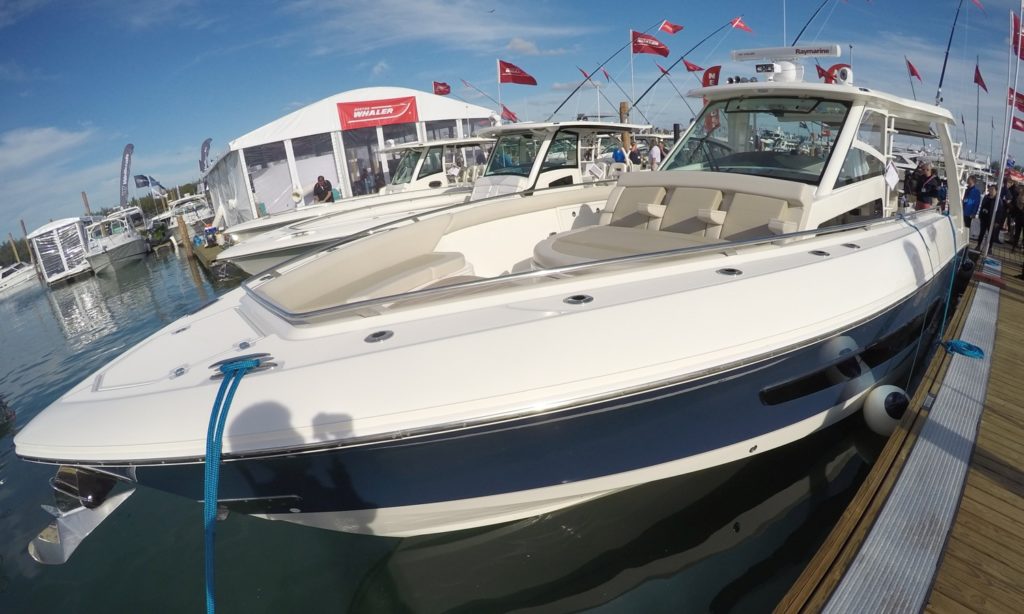 Boston Whaler 420 Outrage