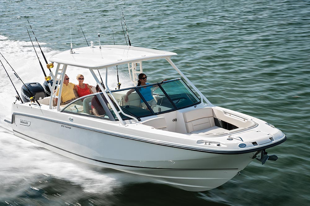 Boston Whaler 270 Vantage dual console fishing boat