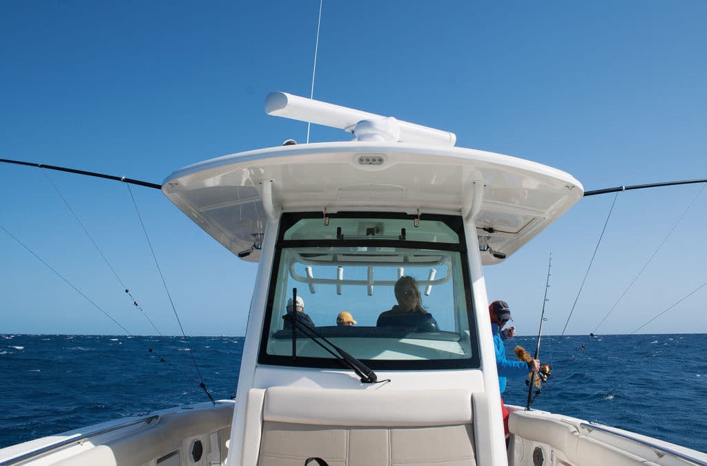 Boston Whaler 330 Outrage center console