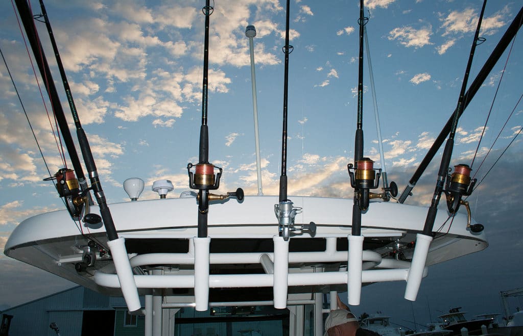 Boston Whaler 330 Outrage rocket launcher