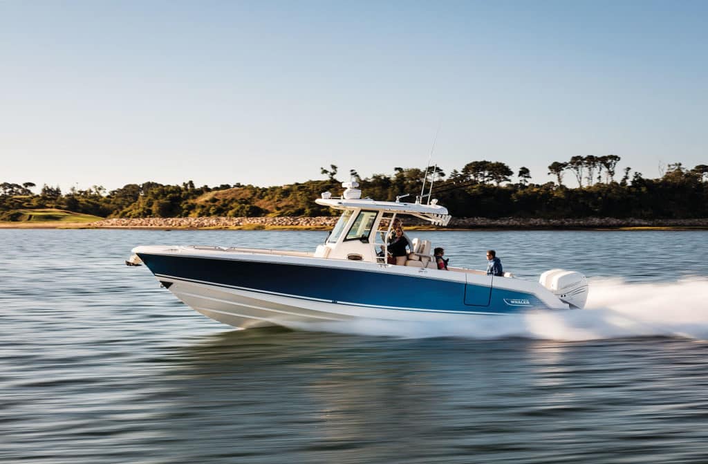 Boston Whaler 330 Outrage running