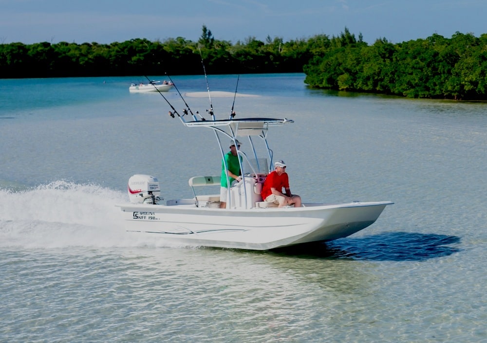 Carolina Skiff 198DLX inshore center-console fishing boat