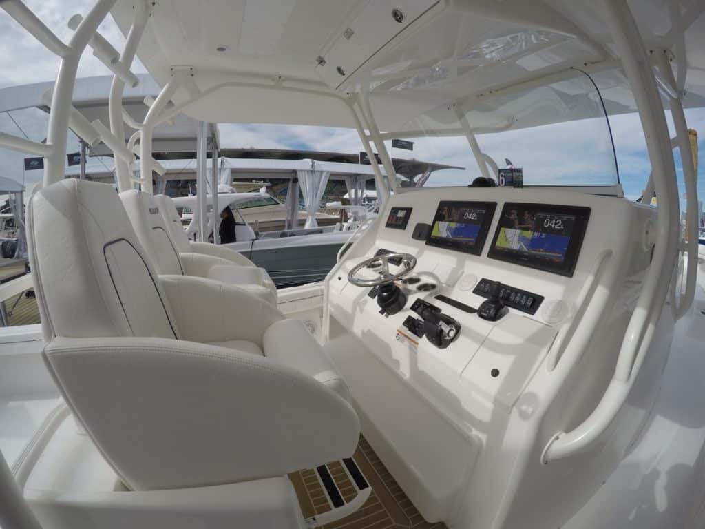 Cobia 344 xlf helm