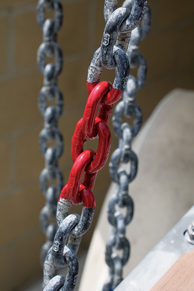 color chain links on anchor