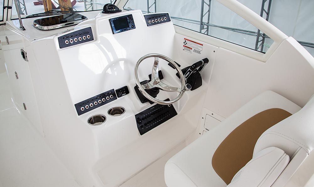 EdgeWater 280CX dual console fishing boat helm seat