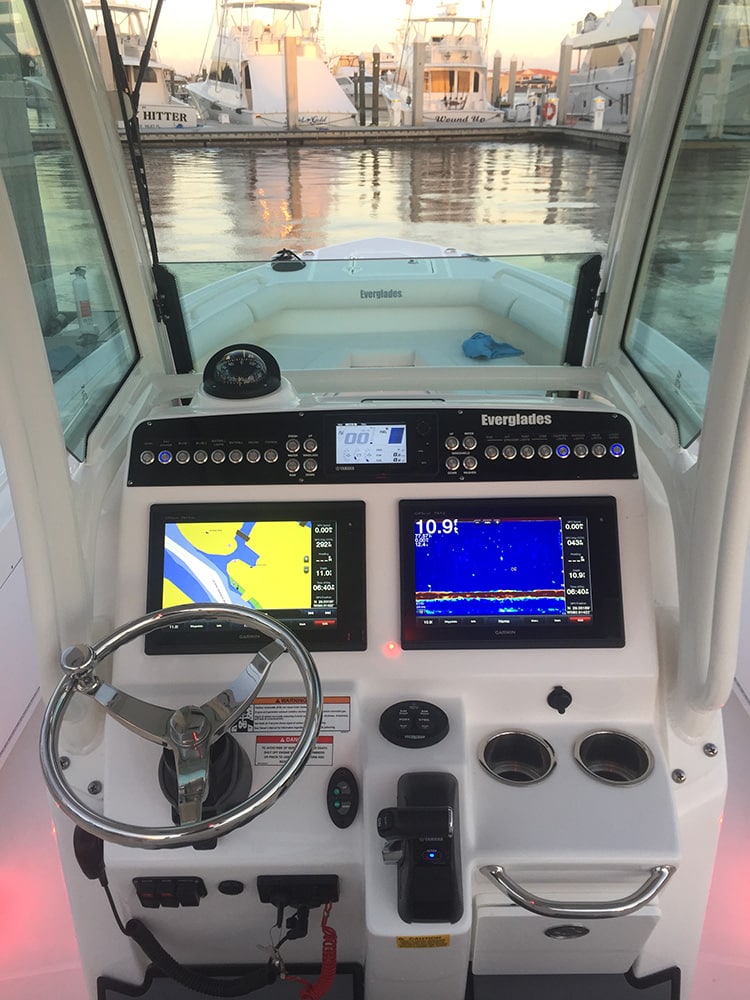 Everglades 273cc new boat helm