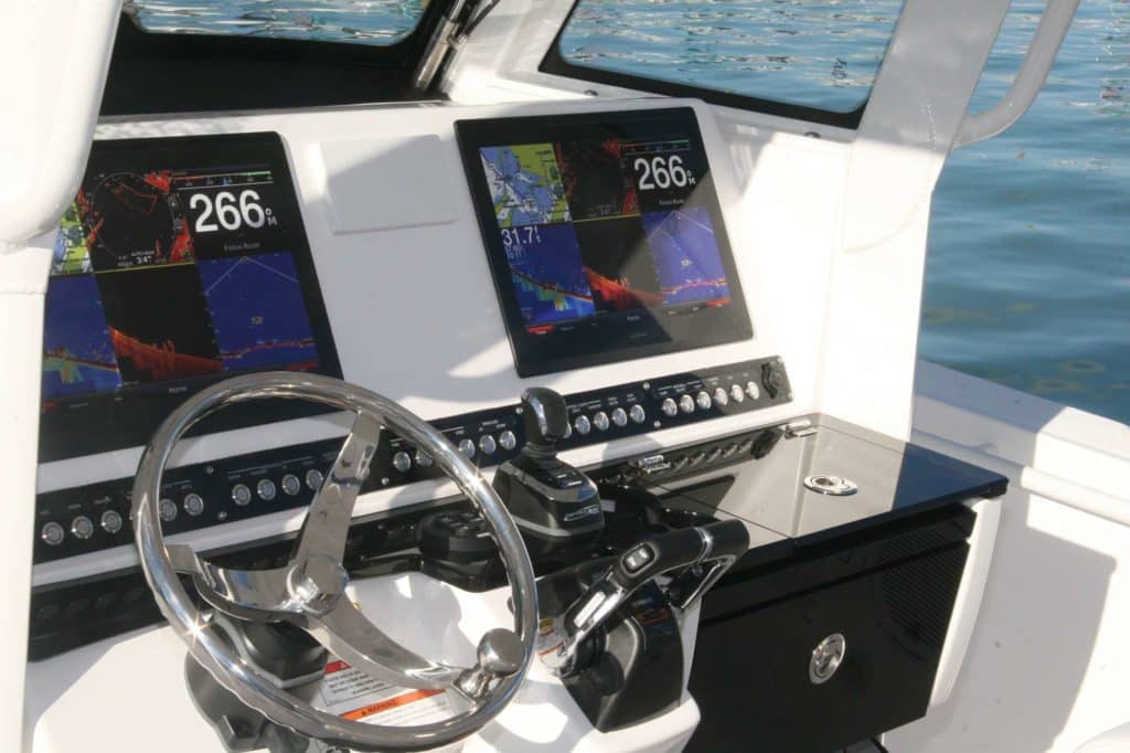 Everglades 335 Center Console