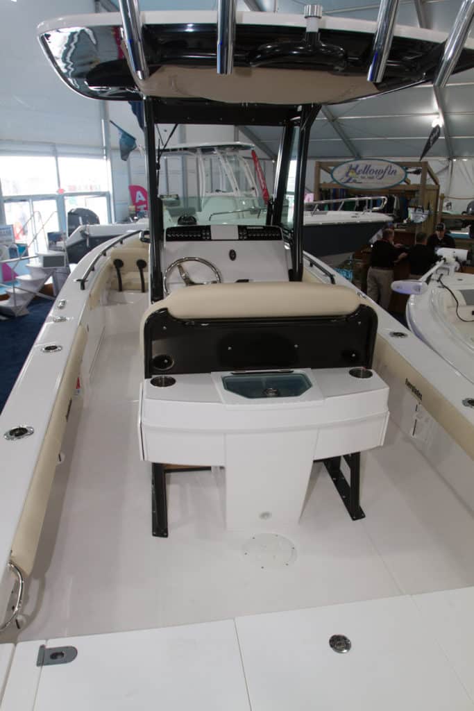 Everglades 253 Center Console