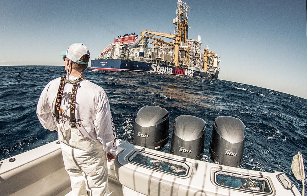 yellowfin tuna fishing near oil rig