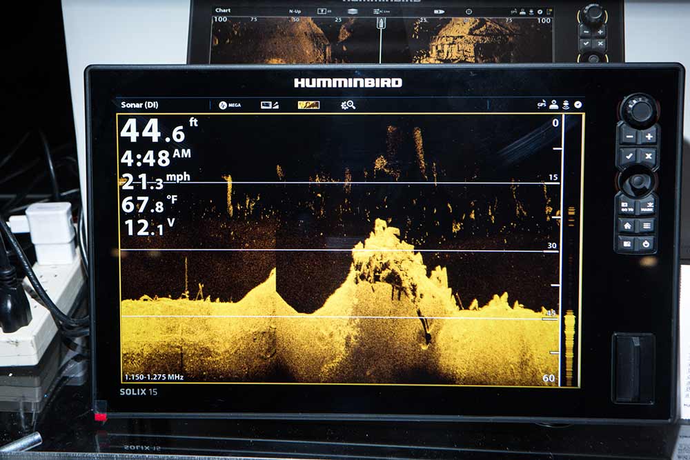 Humminbird Solix 15 Chirp Mega SI GPS touchscreen fish finder display marine electronics new ICAST 2017 2018
