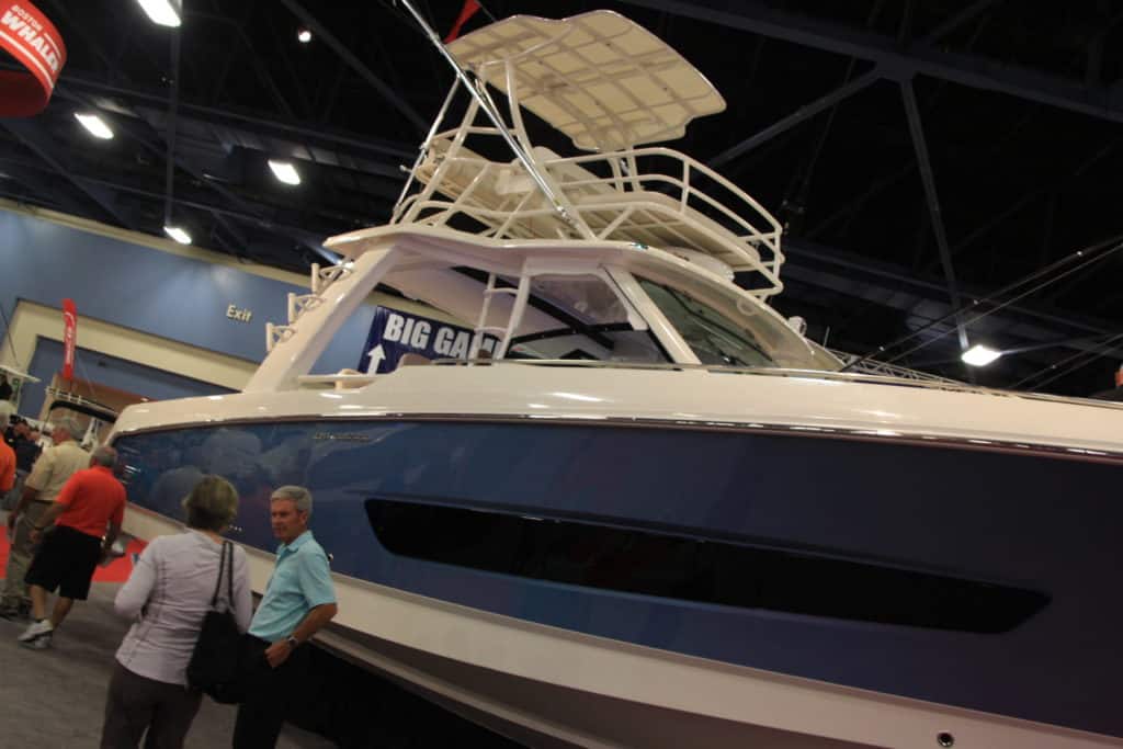 Boston Whaler 420 Outrage - MIBS