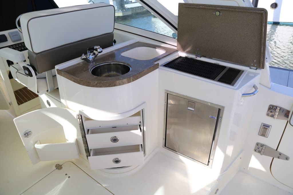 World Cat 320DC Galley