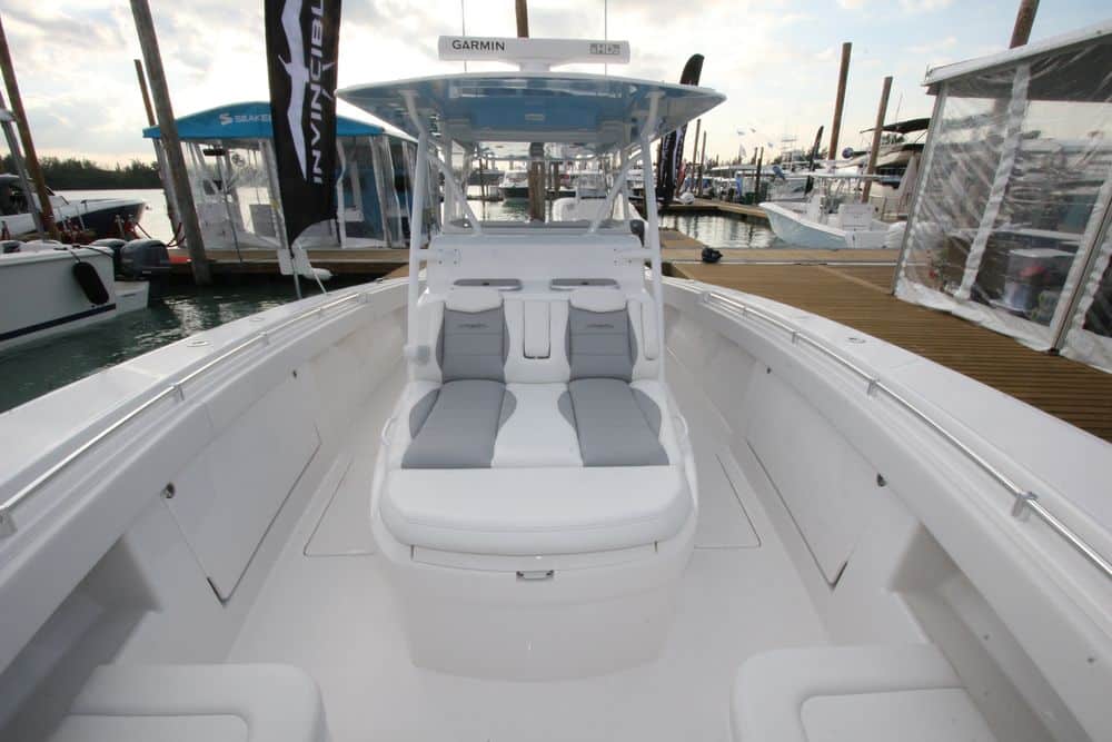 Invincible 42 center console