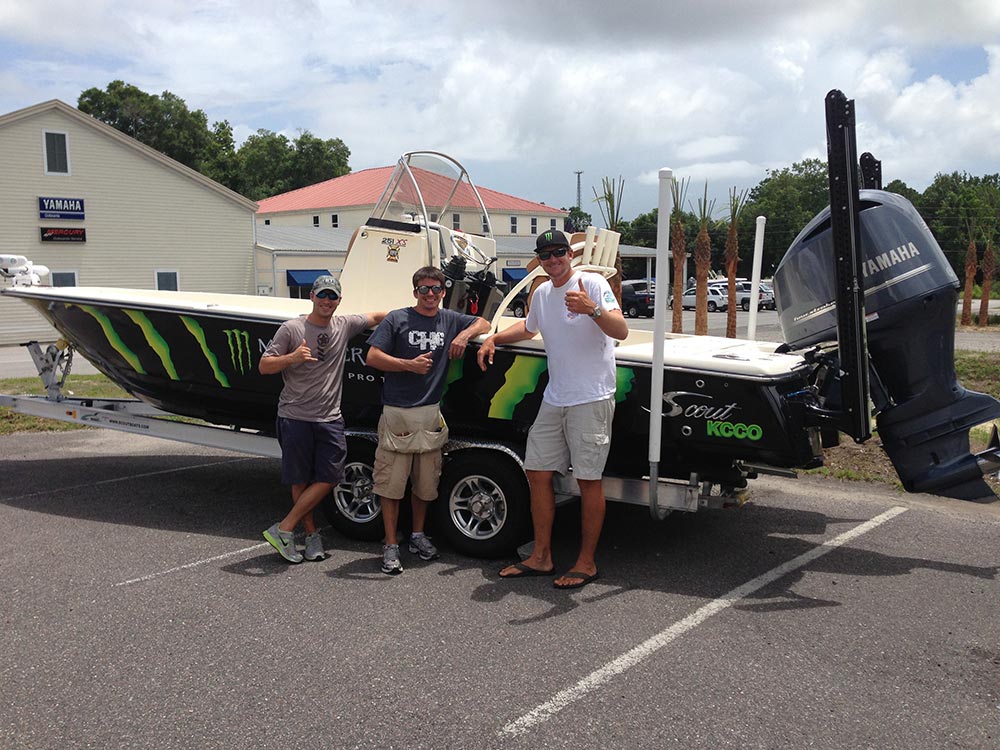 Scout 251 XS fishing boat