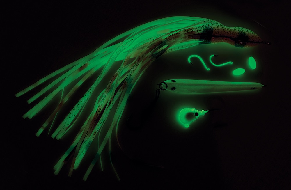 Glowing fishing tackle