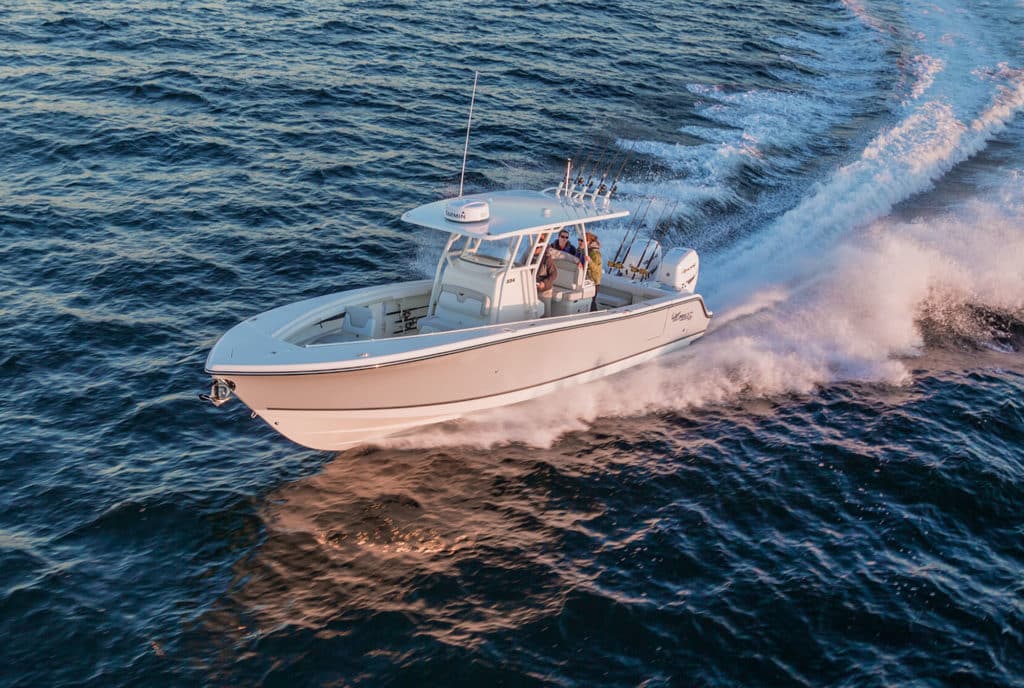 Mako 334 CC center console