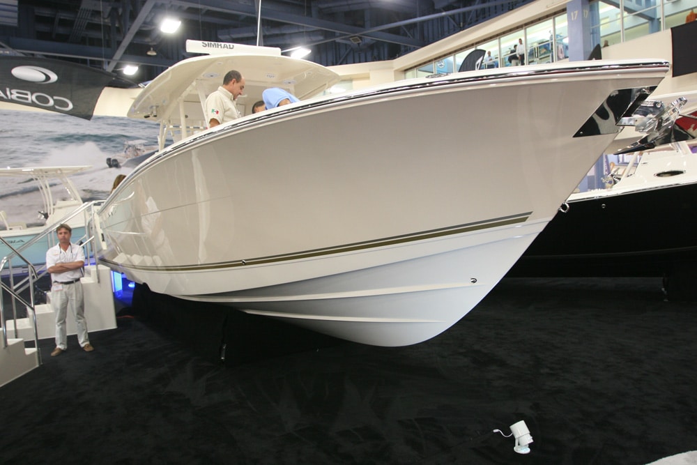 miami-boat-show-offshore-center-consoles05.jpg