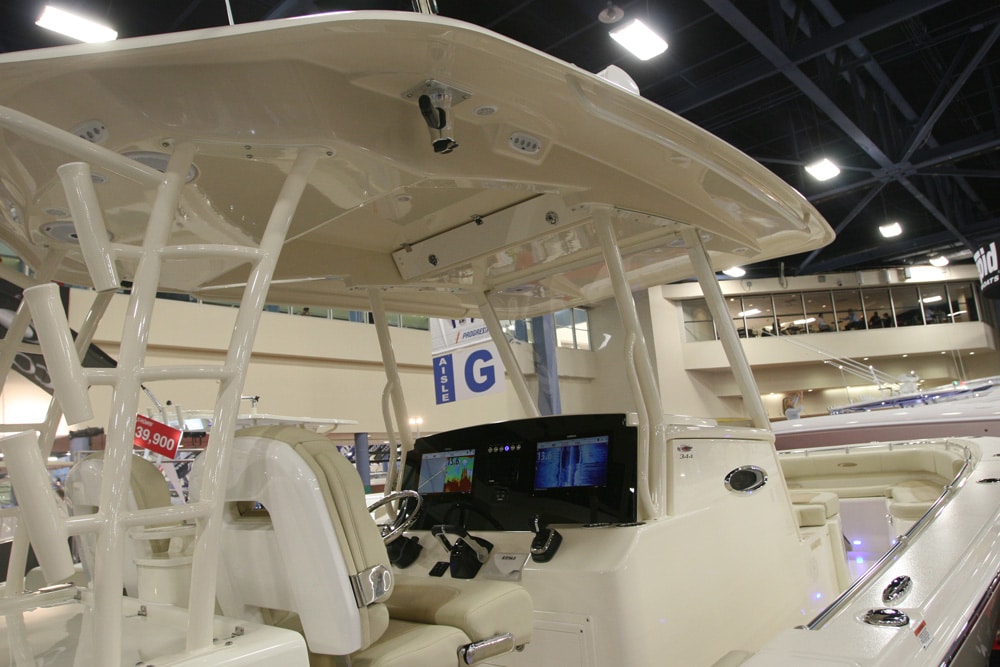 miami-boat-show-offshore-center-consoles07.jpg