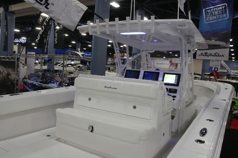 miami-boat-show-offshore-center-consoles12.jpg