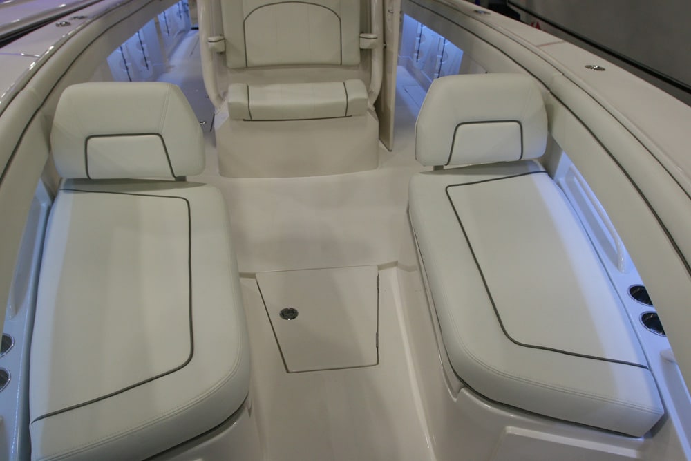 miami-boat-show-offshore-center-consoles17.jpg