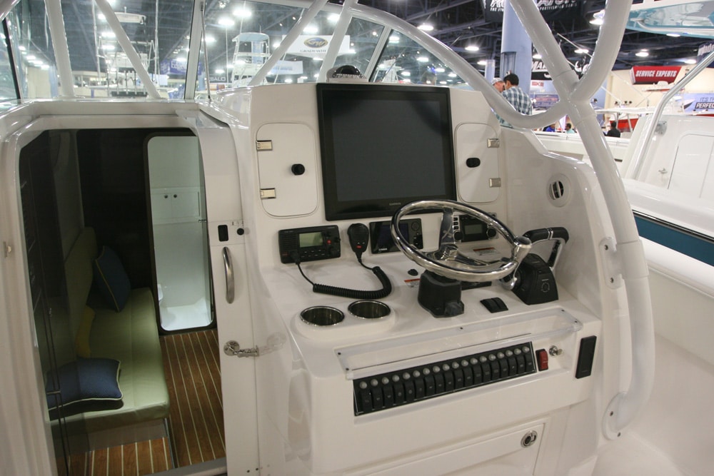 miami-boat-show-offshore-center-consoles25.jpg