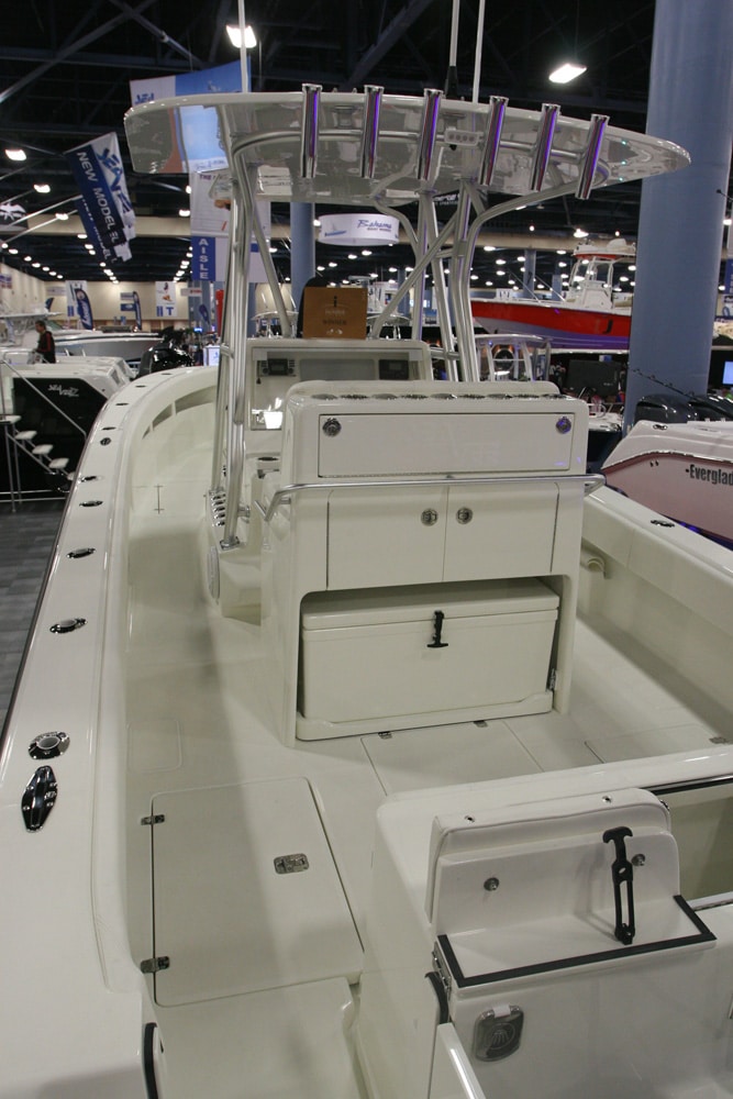 miami-boat-show-offshore-center-consoles39.jpg