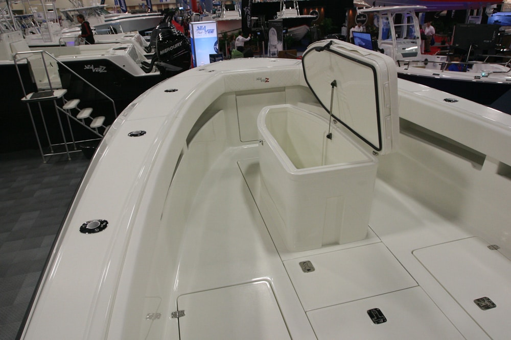 miami-boat-show-offshore-center-consoles41.jpg