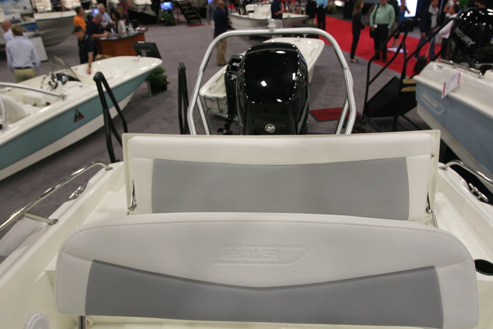 miami-boat-show-offshore-center-consoles49.jpg