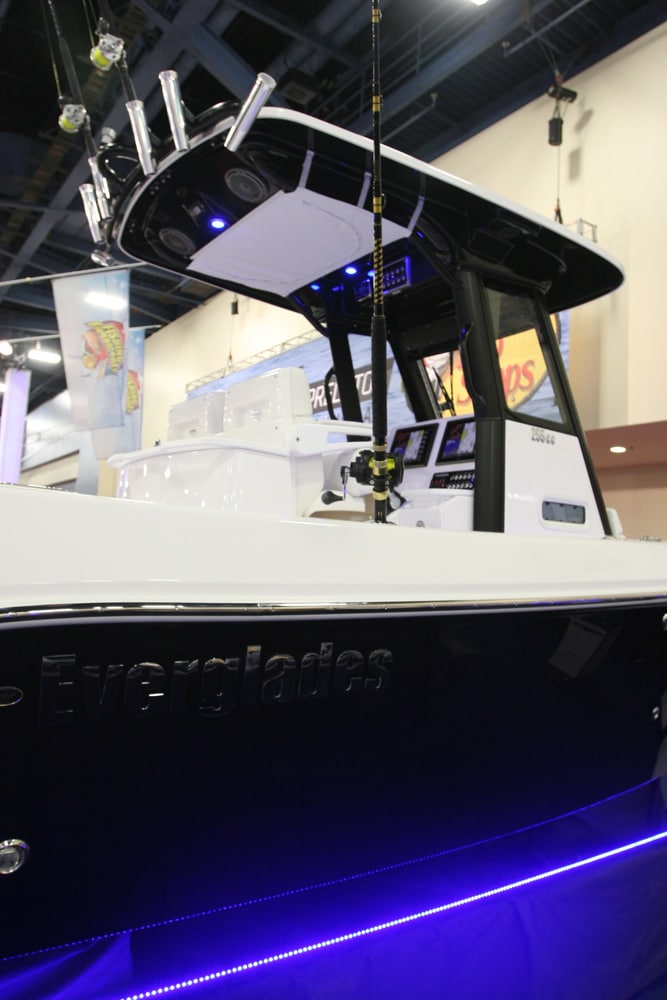 miami-boat-show-offshore-center-consoles54.jpg