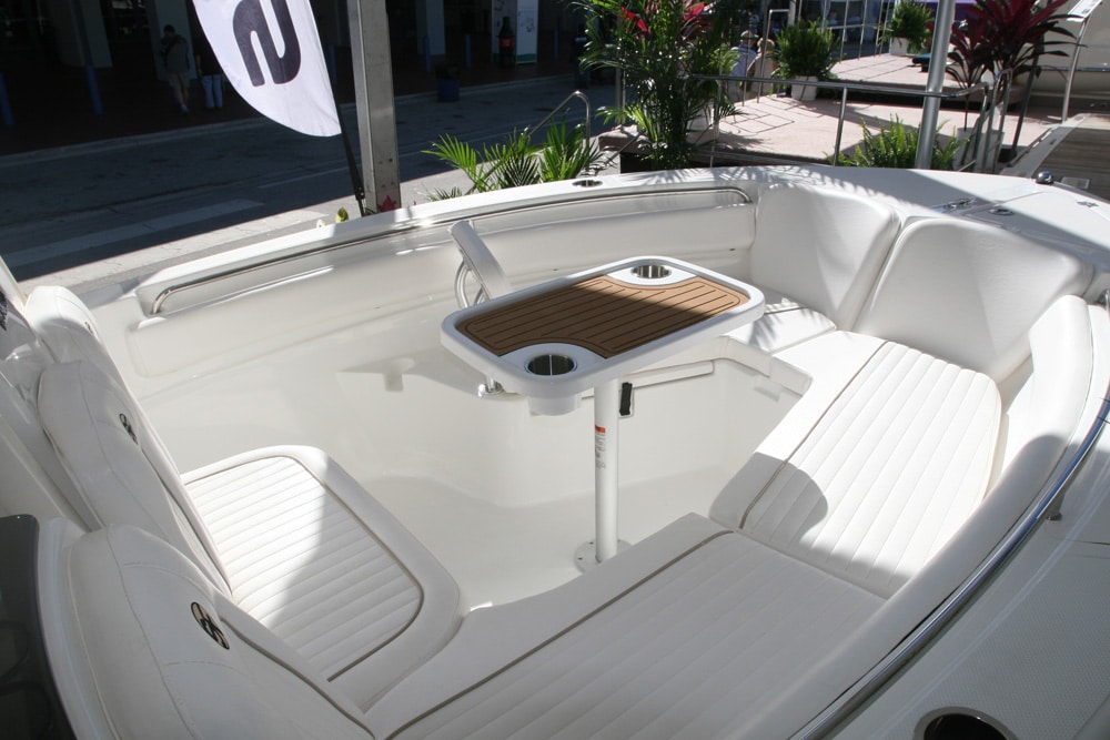 miami-boat-show-offshore-center-consoles65.jpg
