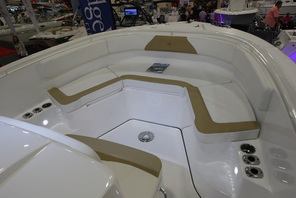 miami-boat-show-offshore-center-consoles71.jpg