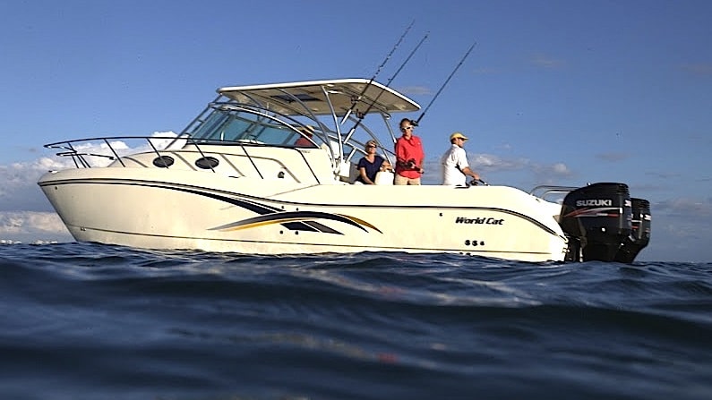 World Cat 320EC saltwater fishing catamaran